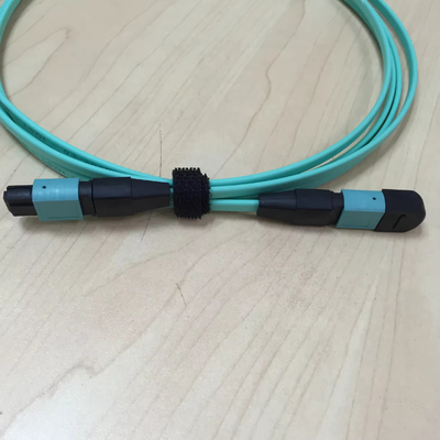 MPO/UPC - Maschio MPO/APC - Femmina Cavo di patch in fibra ottica OM3 FTTH 12 core Cavo di patch in fibra ottica
